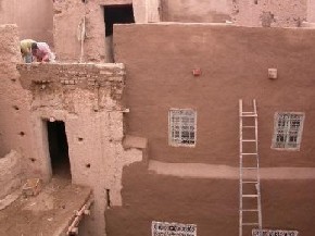 Construction of the premises of the association in Ksar El Khorbat, South Morocco.