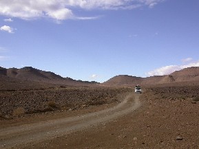 Pista entre Alnif y Tinerhir a través del Jebel Saghro.