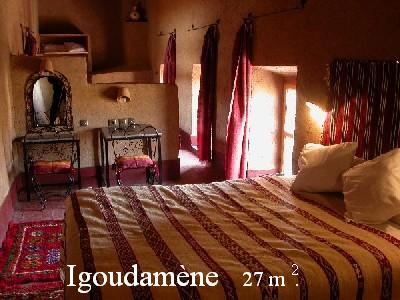 Habitación de lujo dentro del ksar El Khorbat, Marruecos.