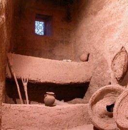 Museu dels Oasis, El Khorbat: graner d'una casa del Ksar.