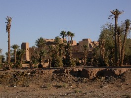 View of the Ksar Oujdid arriving to El Khorbat.