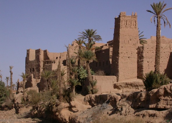 Vue extérieure du ksar El Khorbat Akedim, Maroc.
